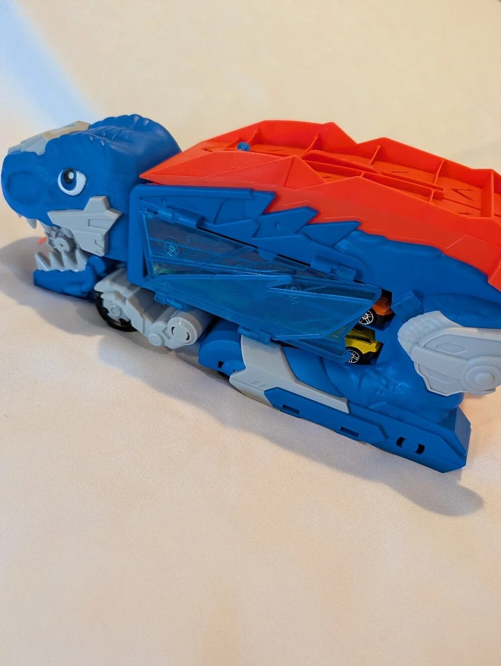 Dino Swallow Truck 2-in-1 Transforming Toy